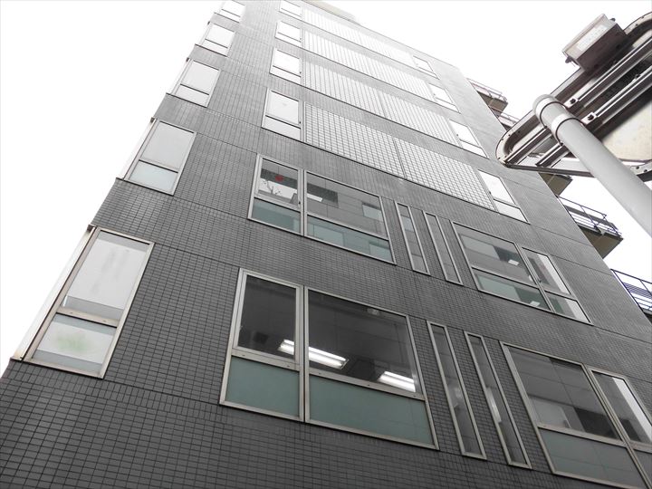 7階建ビル 雨漏り補修工事