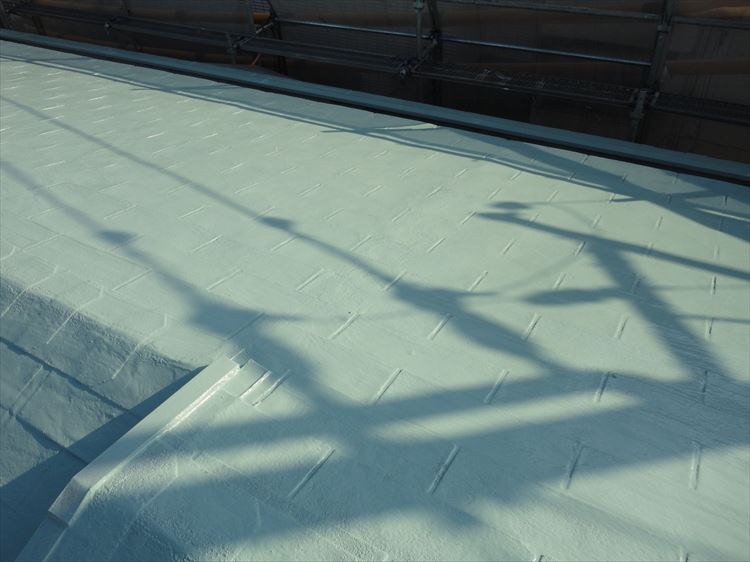 アスファルトシングル屋根部 ウレタン塗膜防水1層目