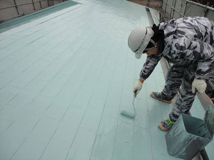 アスファルトシングル屋根部 ウレタン塗膜防水2層目