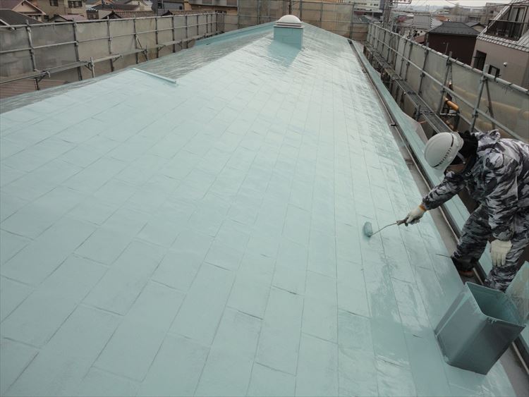 アスファルトシングル屋根部 ウレタン塗膜防水2層目