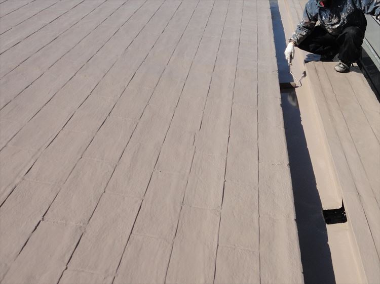 屋根ウレタン部 ウレタン塗膜防水 トップコート上塗り（2回目）