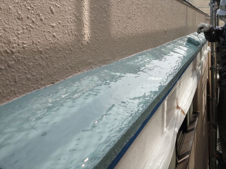 庇屋根 防水工事 ウレタン塗膜防水2層目