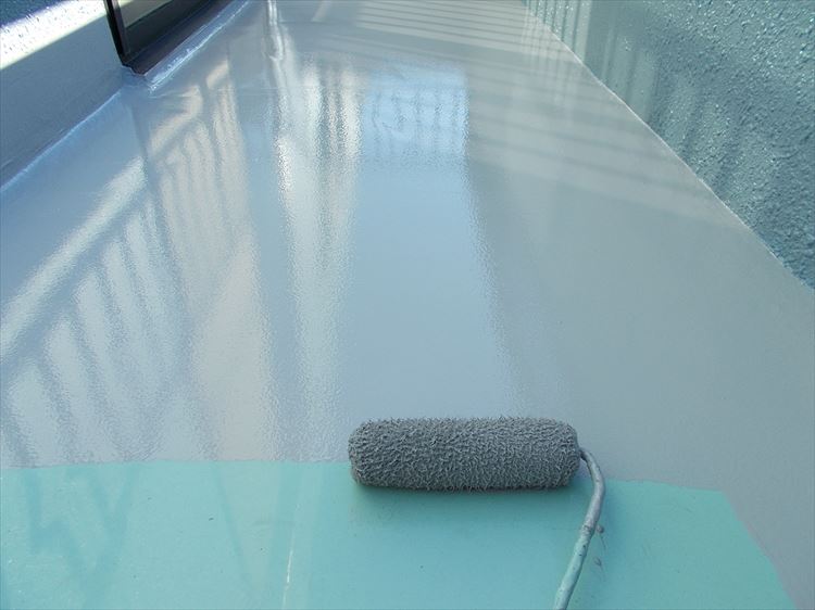 バルコニー防水工事 ウレタン塗膜防水トップコート上塗
