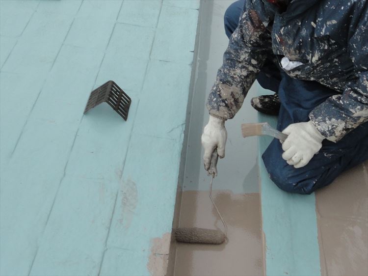 屋根ウレタン部 ウレタン塗膜防水 トップコート上塗り（1回目）