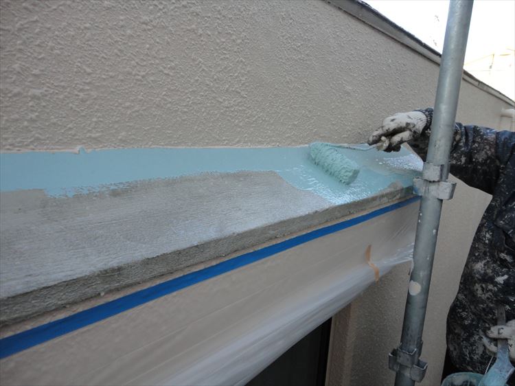 庇屋根 防水工事 ウレタン塗膜防水1層目